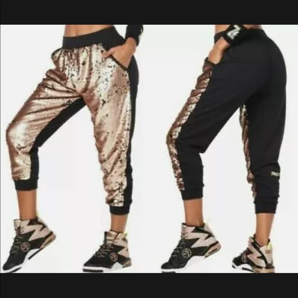 Zumba Glitz + Glam Capri Sweatpants size XS (B219) brand new